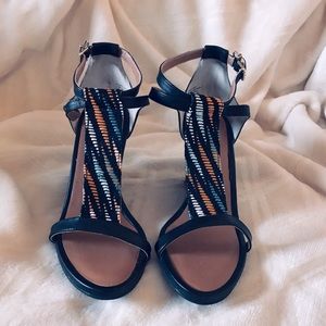 Seychelles Black Wedge